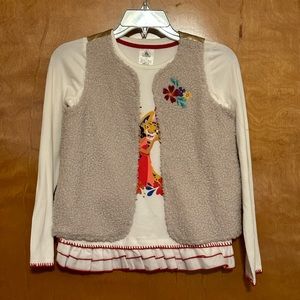 Beautiful top and vest.